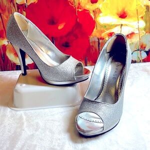 Rampage silver glitter peep toe platform heels size 9